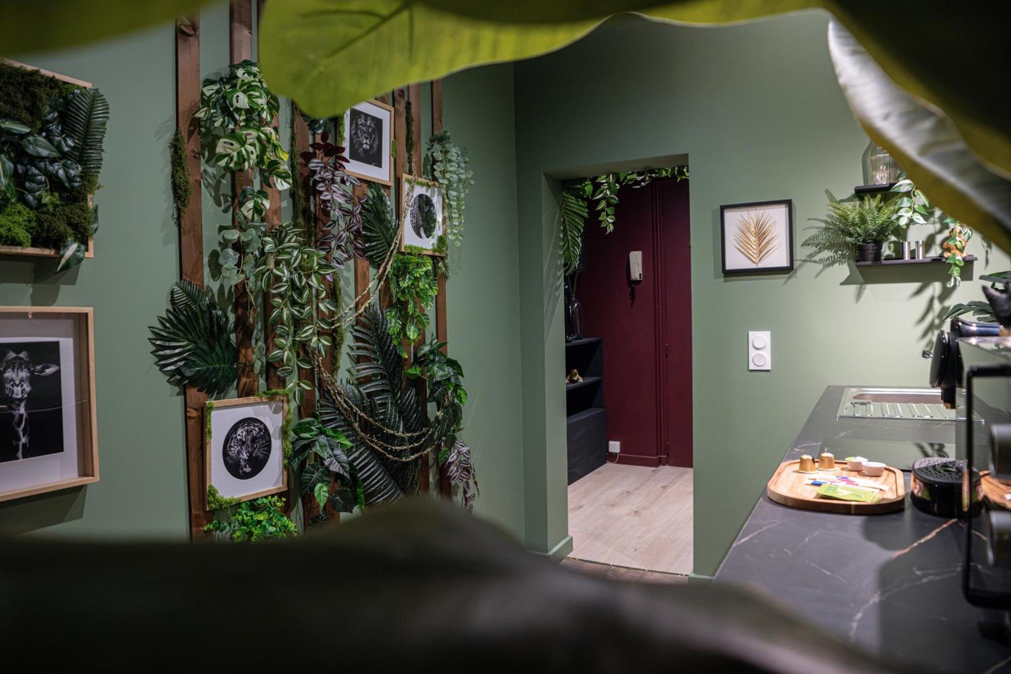 Secret Jungle - Love Room By Prim0 C0Nciergerie Royat Exterior foto